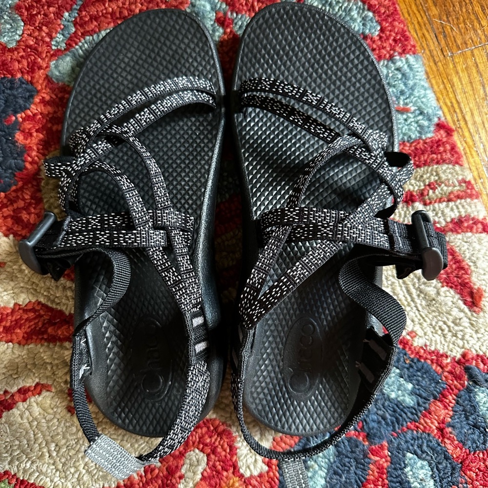 Like new Kids Chacos Black and White Sandals